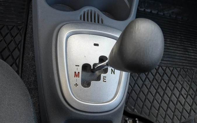 Toyota Aygo cena 11900 przebieg: 199000, rok produkcji 2006 z Gostynin małe 154